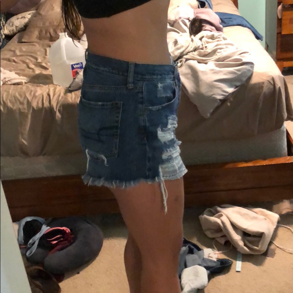 Shorts - Picture 2 of 3